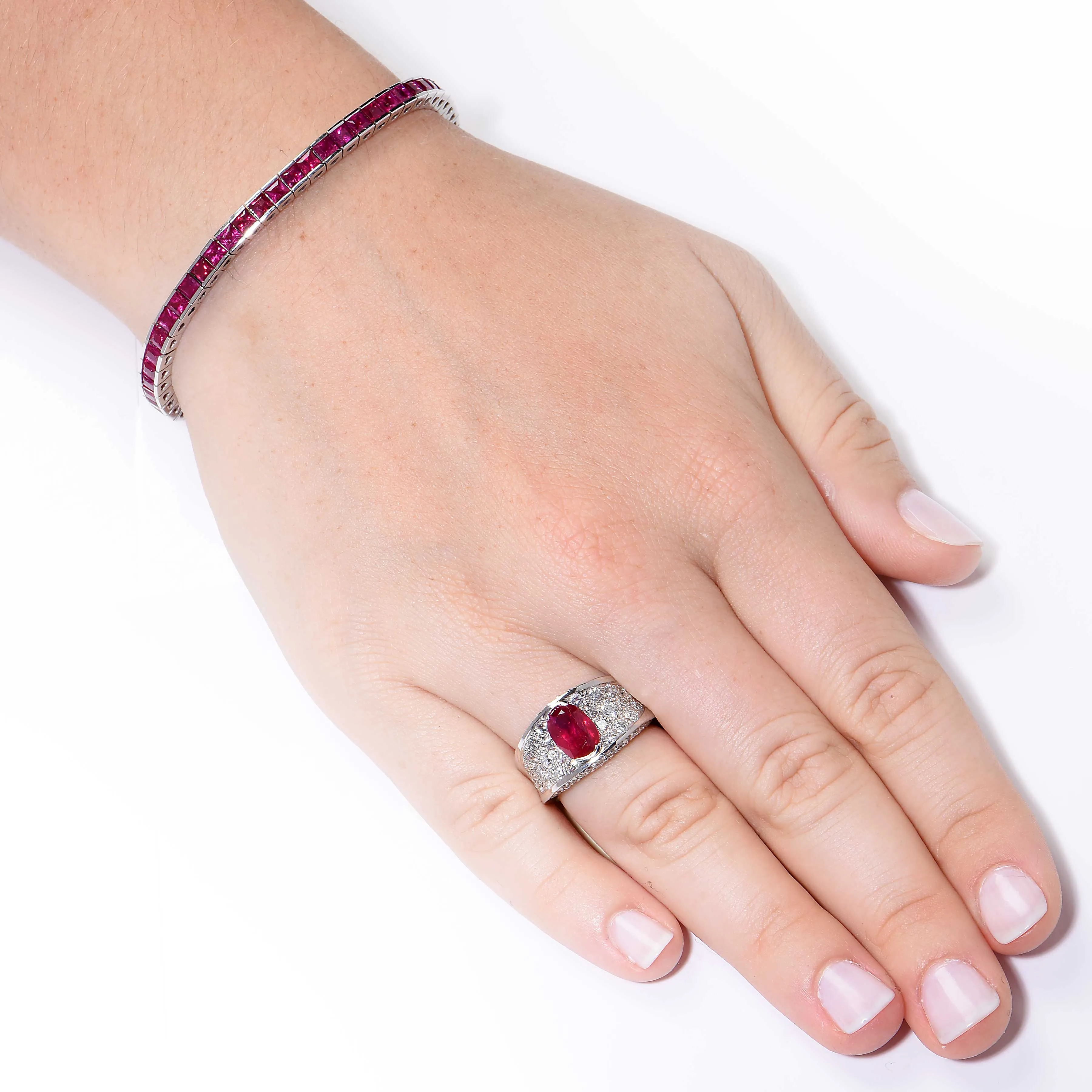 9.35 Carat Ruby White Gold Straight Line Bracelet