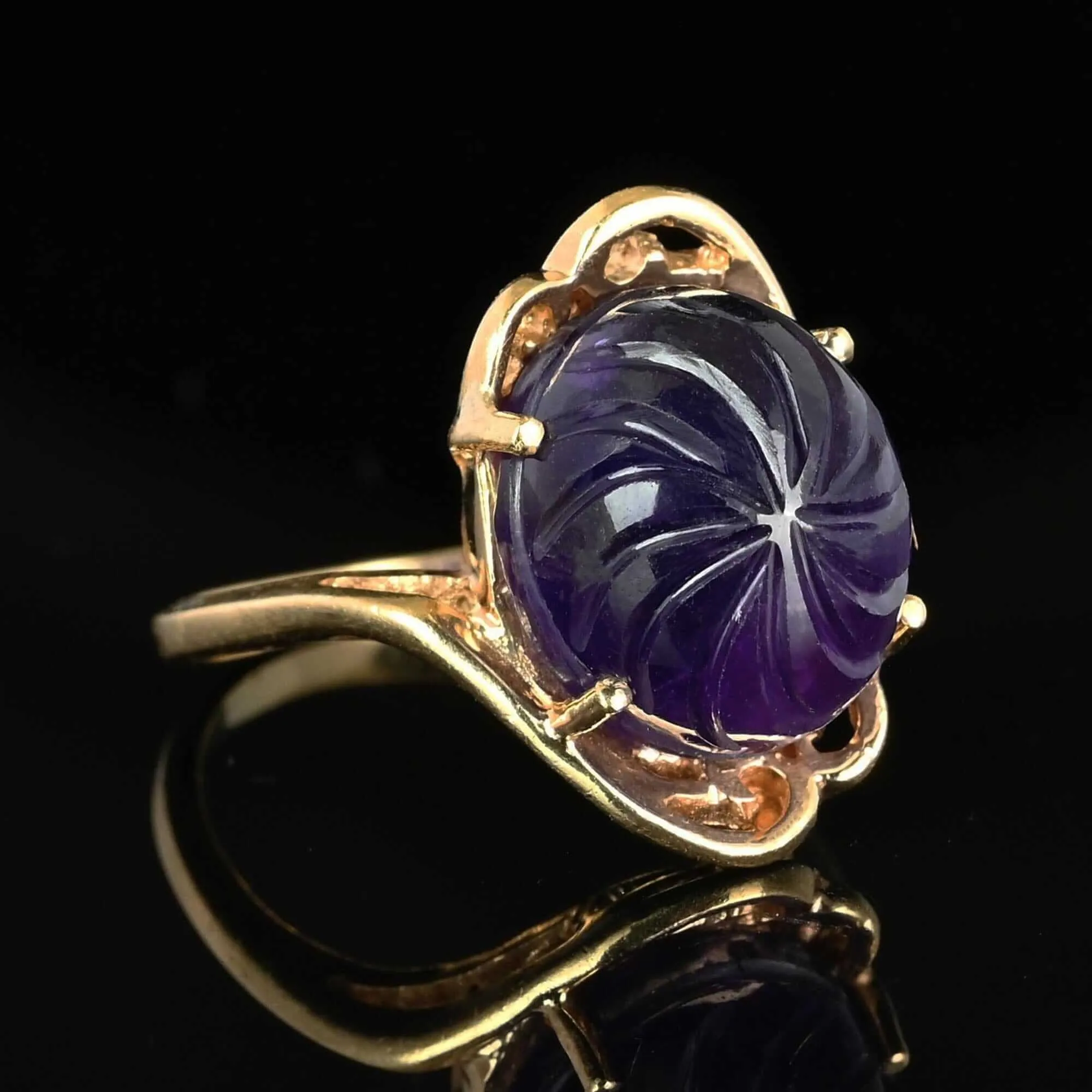 DEPOSIT Fancy Cut Carved Amethyst Cabochon Ring in Gold