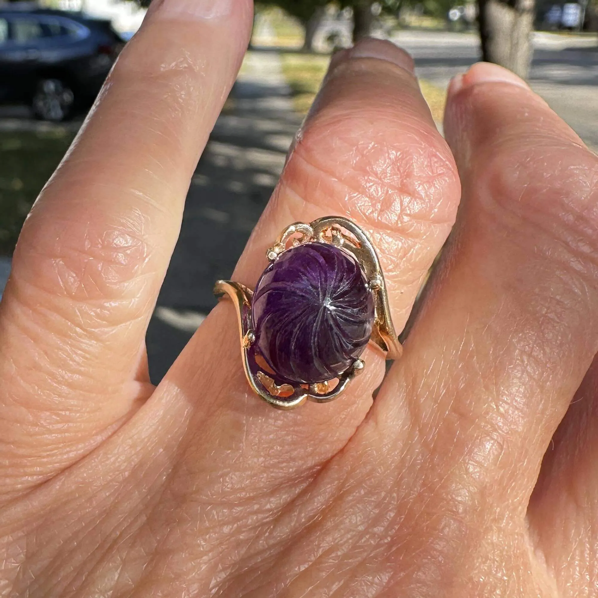 DEPOSIT Fancy Cut Carved Amethyst Cabochon Ring in Gold