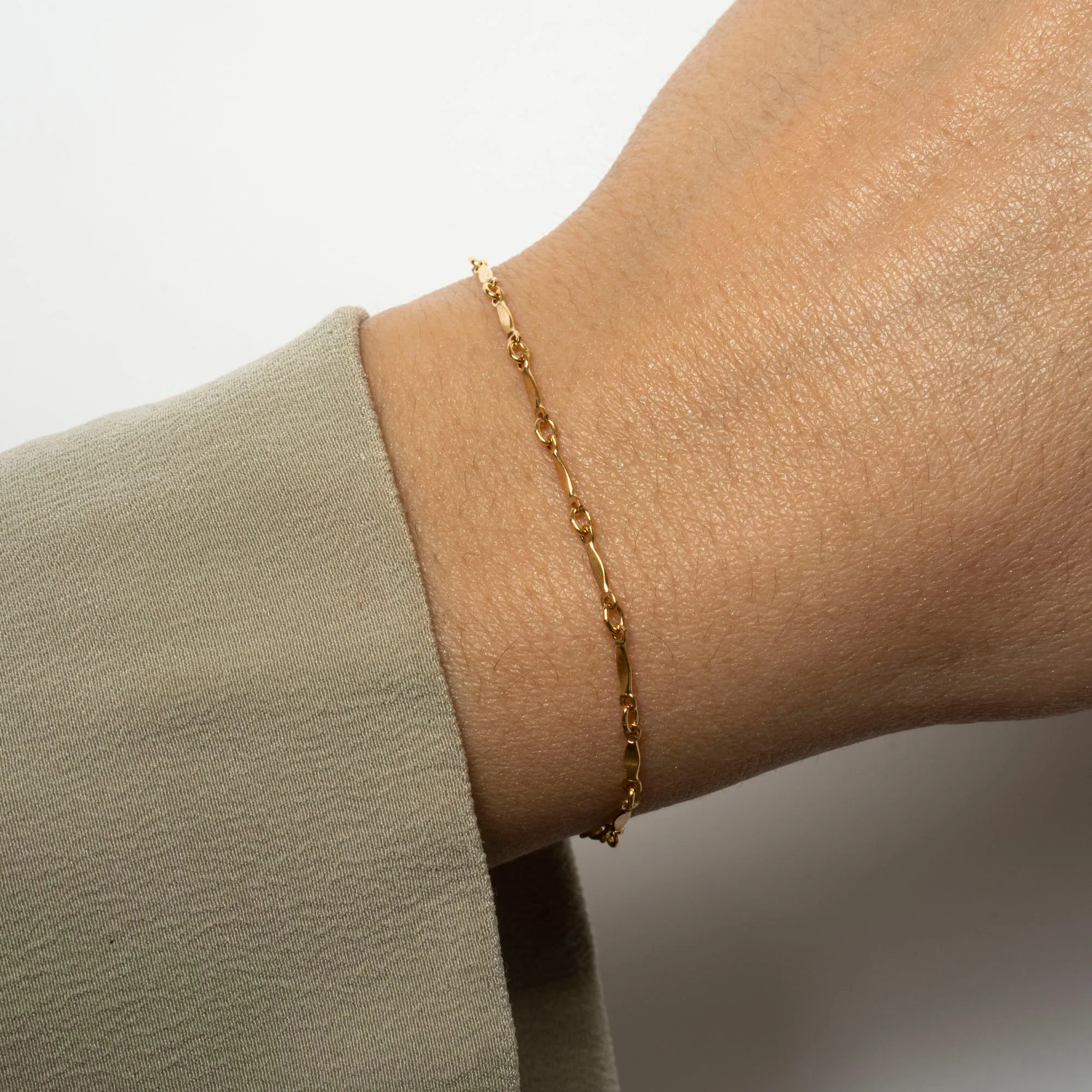 Gold Filled Dapped Bar Bracelet