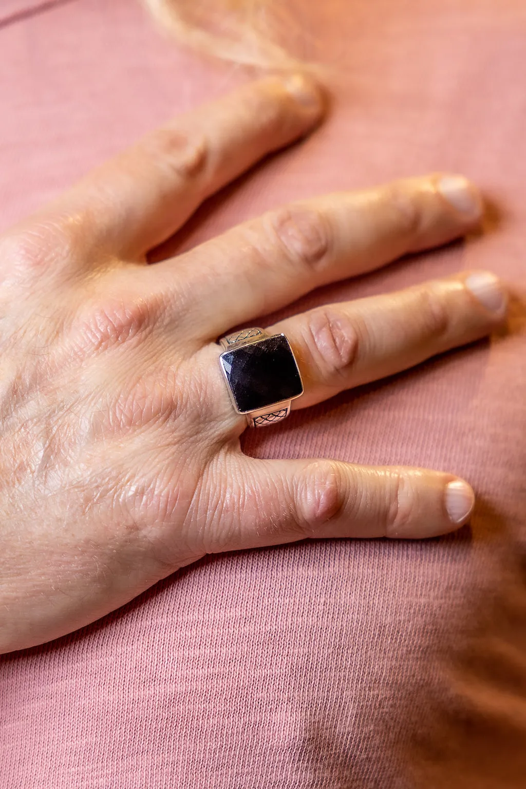 Men's Sterling Silver Faceted Onyx Gemstone Signet Ring