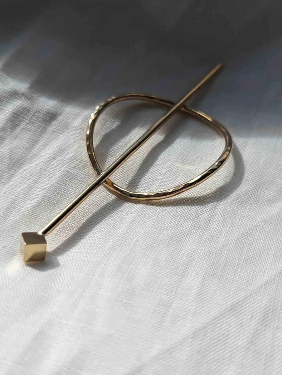 Vanderzee Circle Hairpin - Sphere Bauble (Brass)